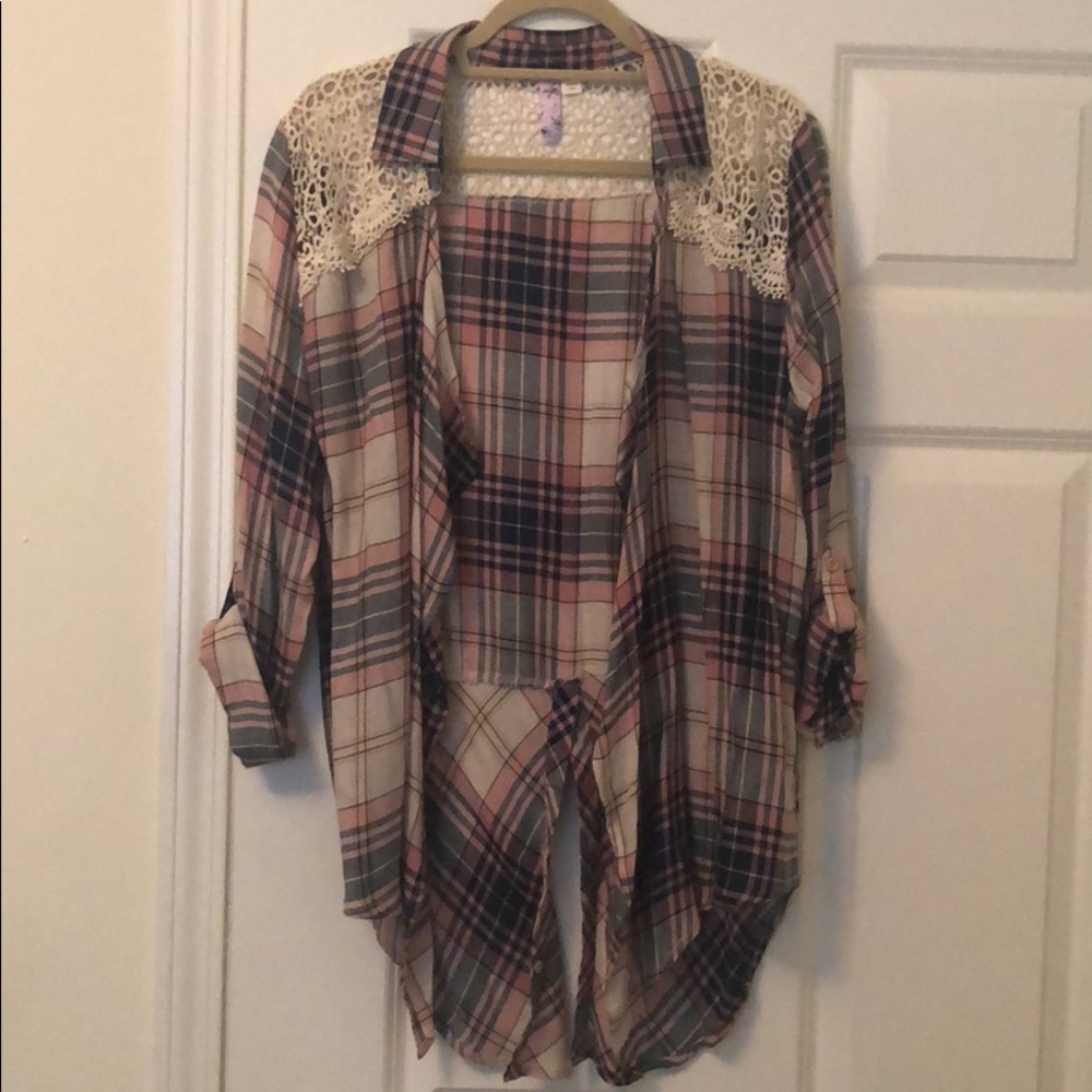 Alya open shirt, size L with lace details